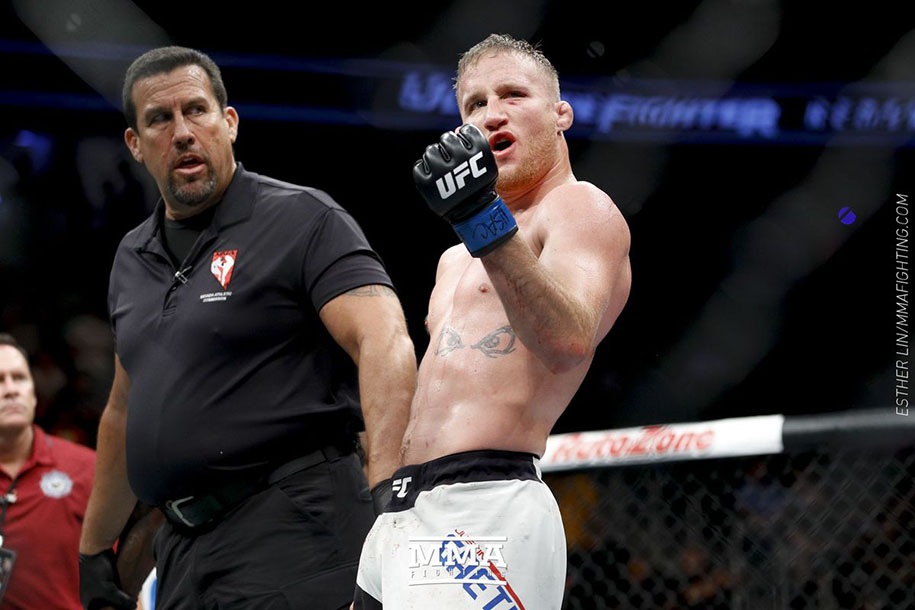Phản ứng của Tony Ferguson và giới võ sĩ khi UFC 249 bị hoãn